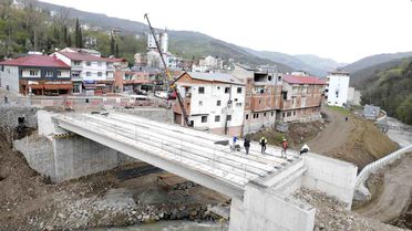 Dörtyol-Akpınar-Erikli ulaşım bağlantısını güçlendiren köprüde sona gelindi