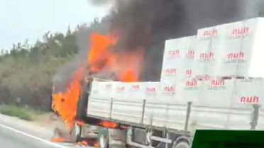 TEM Otoyolu'nda Tır Yangını