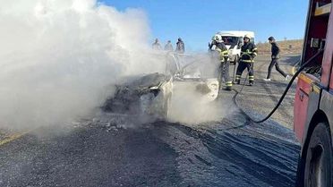 Siirt'te Otomobil Alev Aldı