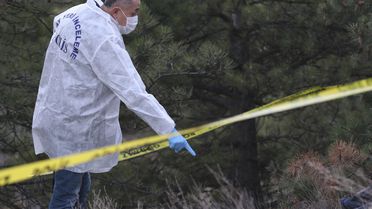 Annenin cesedi toprağa gömülü, oğlu da silahla vurulmuş halde bulundu