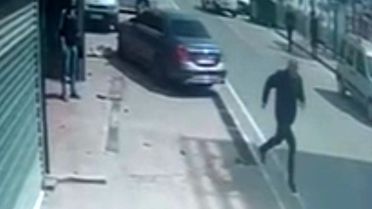 Otomobil Motosiklete Çarptı, Tehdit Dedi!