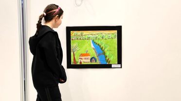 Kartepe'de öğrencilerin 23 Nisan temalı eserleri sergileniyor