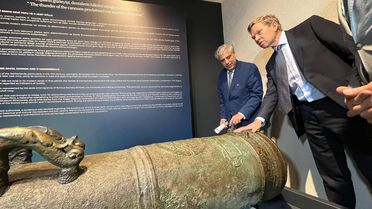 Hollanda'dan Gelen Tarihi Gemi Topu İzmir'de Sergileniyor