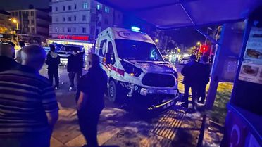 Sincan'da Ambulansla Araç Çarpıştı: 4 Yaralı