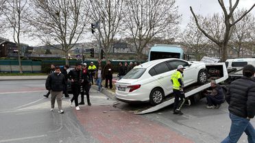 Dolmuş Kaza Yaptı, Yaralılar Var