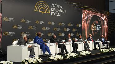 Cevdet Yılmaz: Avrupa Liderliğe İhtiyaç Duyuyor