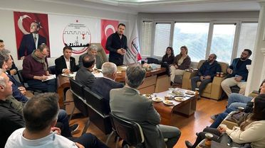 İZMİRMARAŞDER'de Safa Narlı Yeniden Başkan