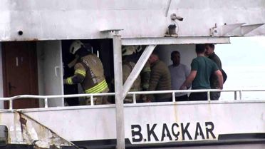 Kadıköy İskelesi'nde Tekne Yangını