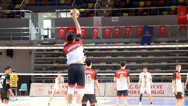 Şanlıurfa Büyükşehir Belediyesi genç erkekler voleybol takımından filede ikinci galibiyet