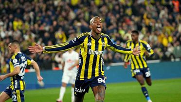 Talisca, Fenerbahçe'yi sırtlamaya devam ediyor