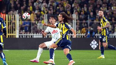 Fenerbahçe - Çaykur Rizespor: İlk Yarısı 0-0