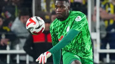 &Ccedil;aykur Rizesporlu kaleci Fofana'dan tarihi asist