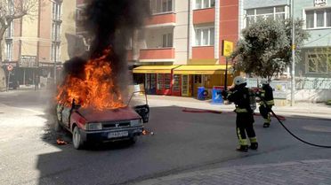 Tekirdağ'da Araç Alev Aldı