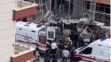 Kahramankazan'da İnşaat Iskele Çöktü