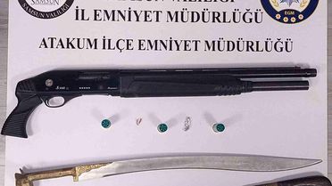 Atakum'da ruhsatsız silah ve kılıç ele geçirildi