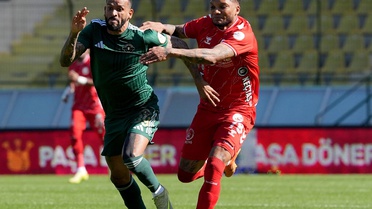 Esenler Erokspor, Süper Lig'e bir adım daha yaklaştı