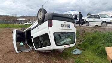 Eskişehir'de Panelvan Takla Attı