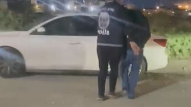 Sanal Medya Polisi Yeleğiyle Yakalandı