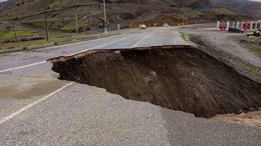 Siirt'te Şiddetli Yağışlar Yol Çökmesine Yol Açtı
