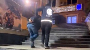 Sosyal Medyada Polis Yeleğiyle Yayın Yapan Şahıs Gözaltına Alındı