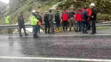 Beton Mikseri Dereye Uçtu, Sürücü Kayboldu