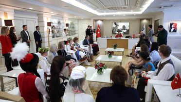 Başkan Vekili Büşra Özdemir dünya çocuklarını ağırladı