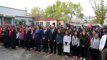 Iğdır'da İstiklal Marşı İle Yeni Hafta Başladı