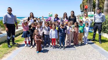 Manavgatlı minikler can dostları için sahada