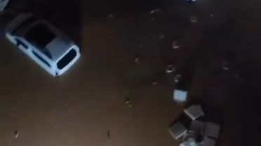 Mardin'de kuvvetli sağanak sonucu cadde ve sokaklar sular altında kaldı