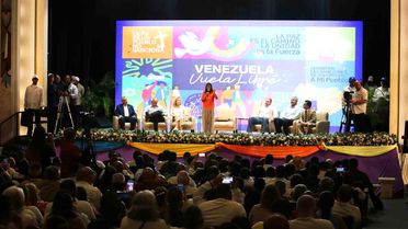 Venezuelalılar Yaptırımlara Karşı Yürüyüş Başlattı