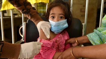 Bangladeş'te Kızamık Aşısı Kampanyası