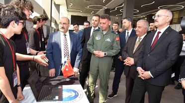 Bilimin kalbi Balıkesir'de attı: Bilim Fuarı yoğun katılımla açıldı