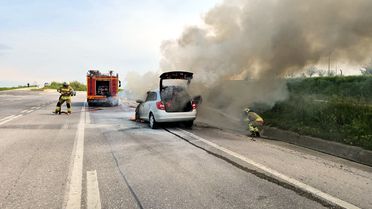 Edirne'de Romanya Plakalı Araç Yandı