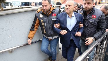 Eski Tunceli Valisi Tuncay Sonel'e dikkat çeken muamele