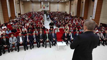 Eğitimde aile ve okul iş birliği vurgulandı