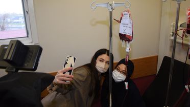 Ünlü Oyunculardan Cerrahpaşa'da Pediatri Şenliği