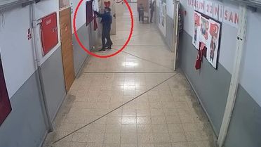 Öğrenciler Bayrağını Düzeltme Refleksi Geliştirdi