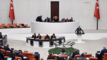TBMM'de kabul edildi! Memur kadınların doğum izni artırılıyor