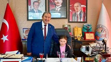 Darende Belediyesi'nde 23 Nisan'da makam çocuklara emanet edildi