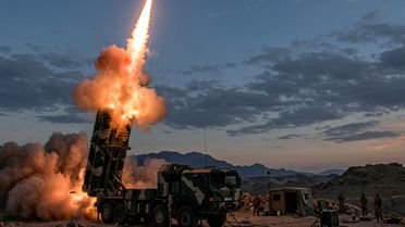 İran'ın başkenti Tahran'da patlama sesleri duyuldu