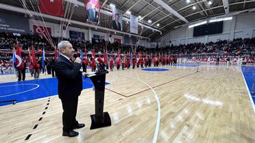 Karabük'te 23 Nisan coşkusu spor salonuna sığmadı