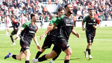 Karşıyaka ile Ayvalıkgücü Play-Off'ta Karşılaşıyor