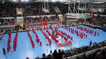 Kastamonu'da 23 Nisan coşkusu: Çocukların gösterileri ayakta alkışlandı