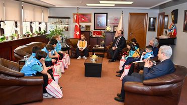 Çocuk Bayramı'nda Temsili Sağlık Müdürü