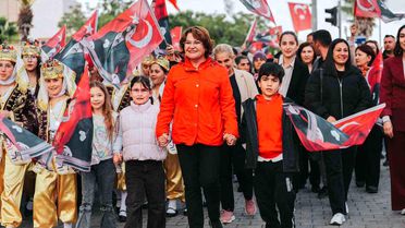 Didim'de bayram coşkusu sokaklara taştı