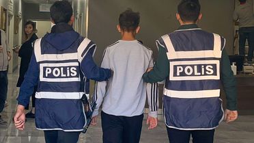 Katil zanlısı çocuk, yaşı kadar ceza aldı