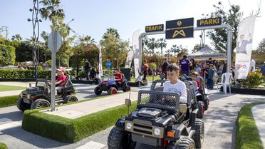 Mersin'de 23 Nisan coşkusu bilimden doğaya taştı