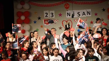 Nazilli'de sahne minik oyuncuların oldu