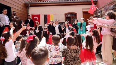 Tekirdağlı minikler Almanca öğrenerek 23 Nisan'ı kutladı