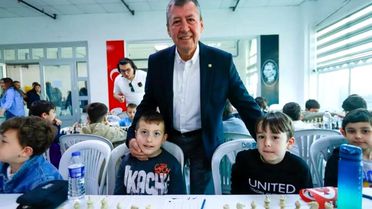 Burhaniye'de çocukların satranç heyecanı başladı